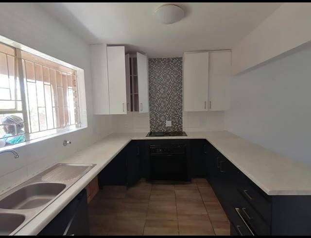 2 BEDROOM PROPERTY TO RENT IN NORTHCLIFF